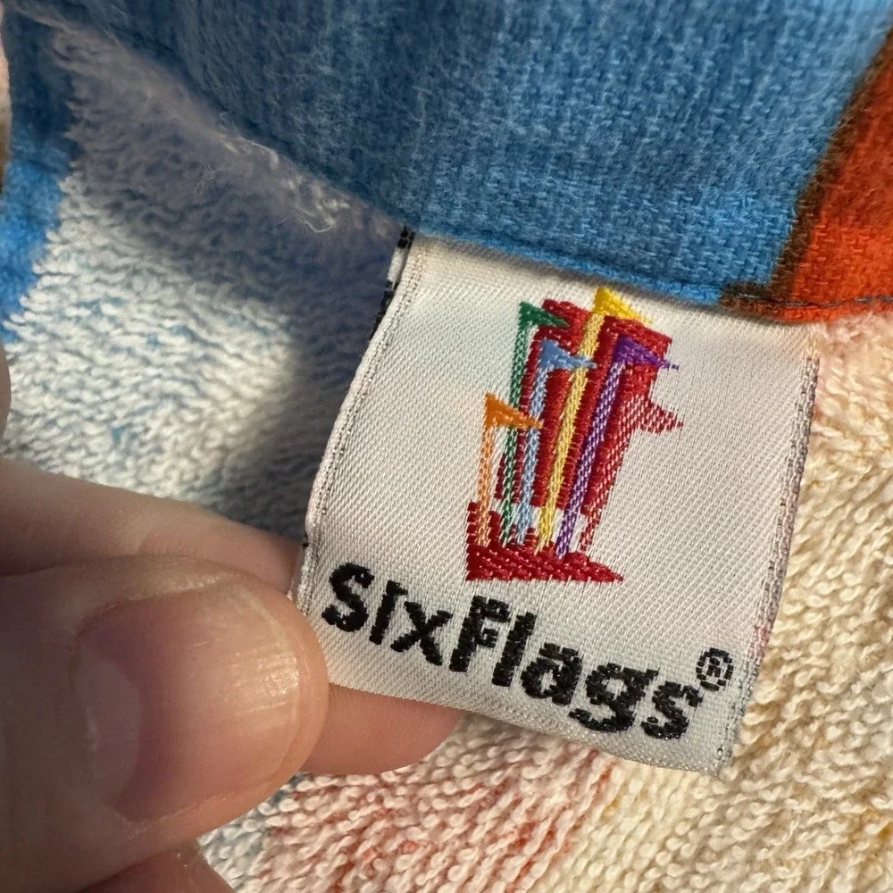Vintage Looney Tunes Six Flags Beach Towel Tweety‎ Bugs Bunny Taz 51x27.5